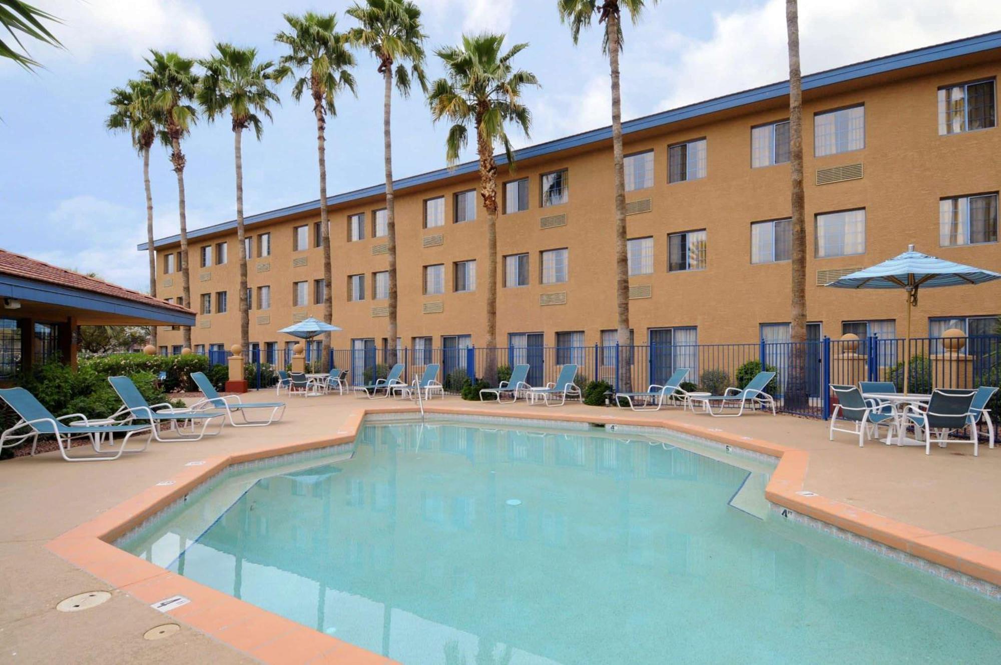 Days Hotel By Wyndham Mesa Near Phoenix Exterior foto